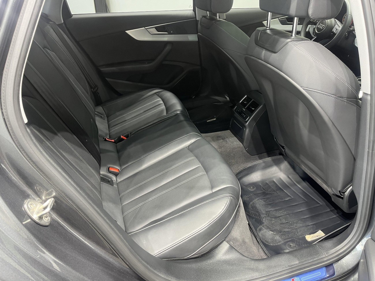 Audi A4L 40 TFSI 2023