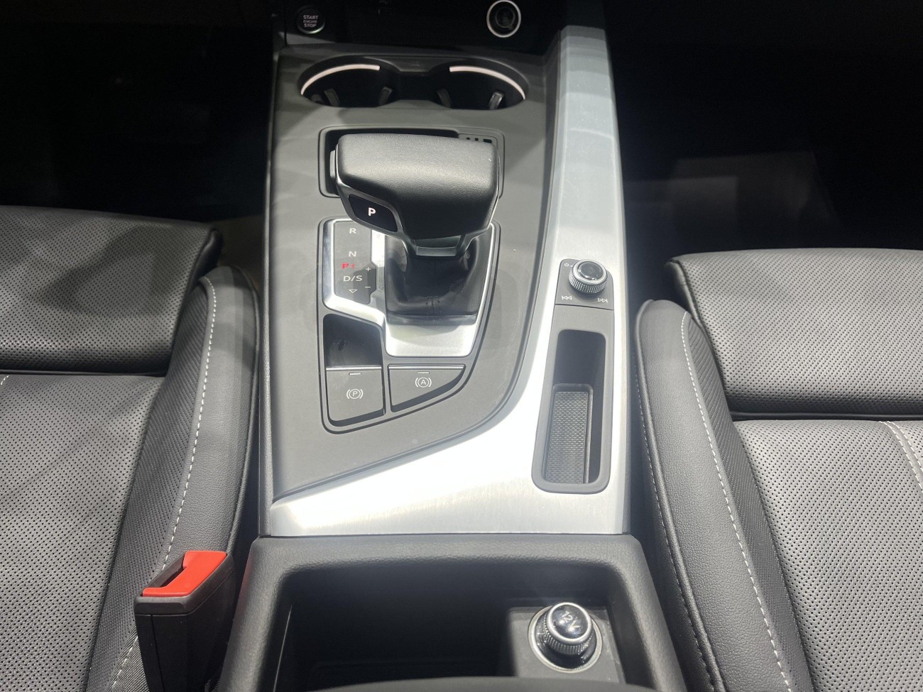 Audi A4L 40 TFSI 2023