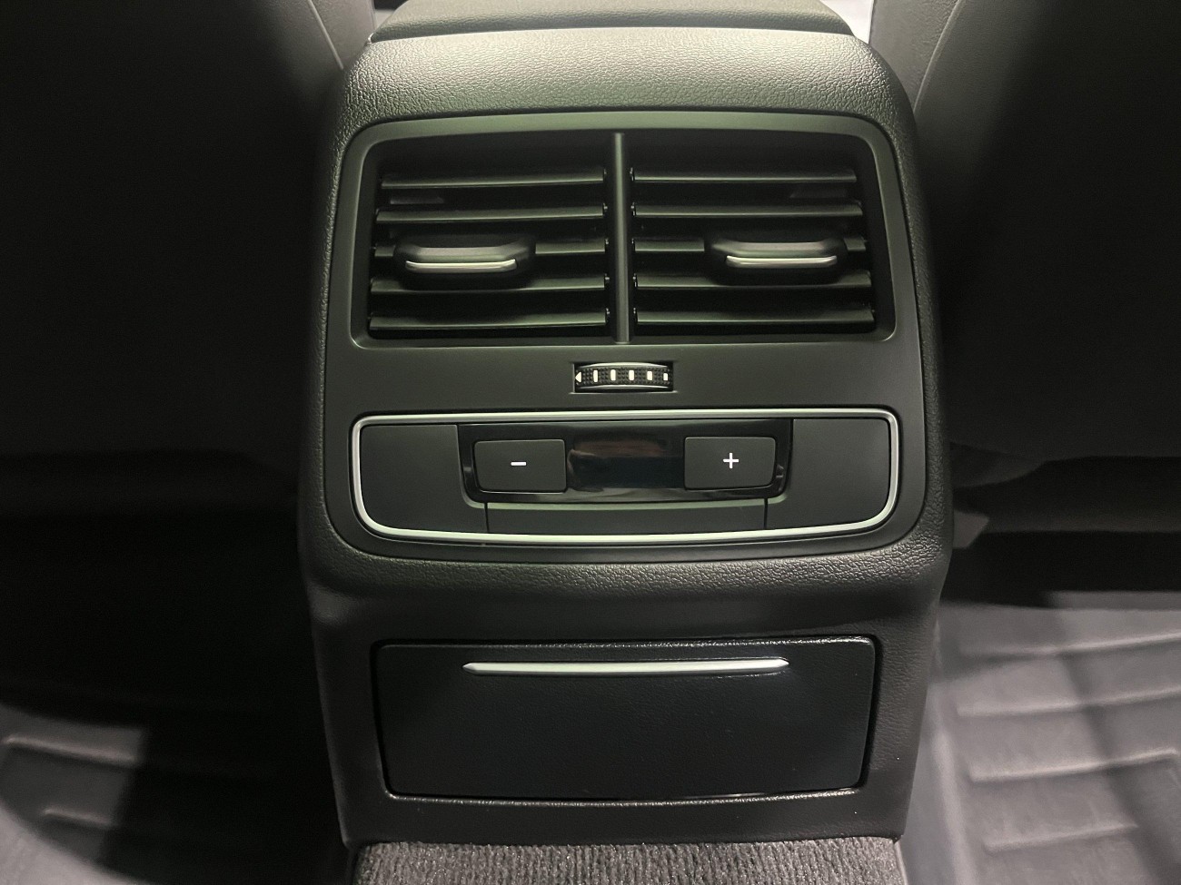 Audi A4L 40 TFSI 2023