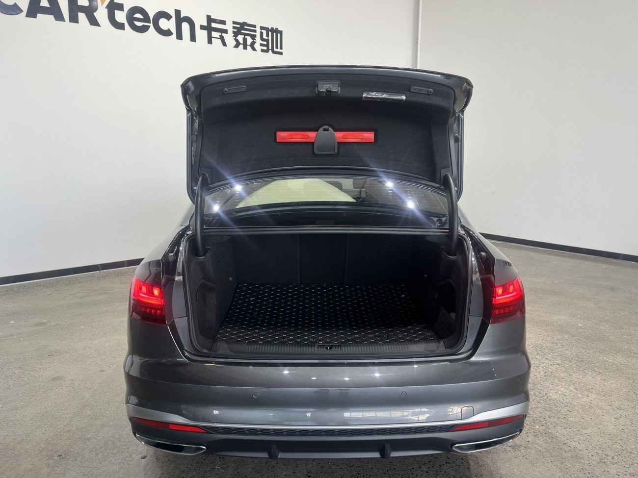 Audi A4L 40 TFSI 2023