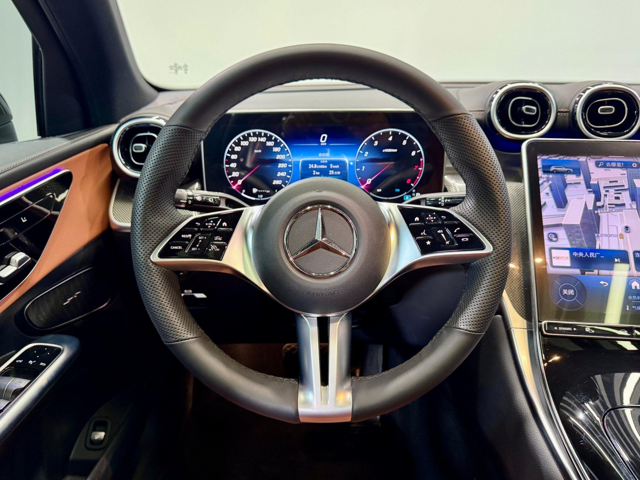 Mercedes-Benz GLC 260 L 2023