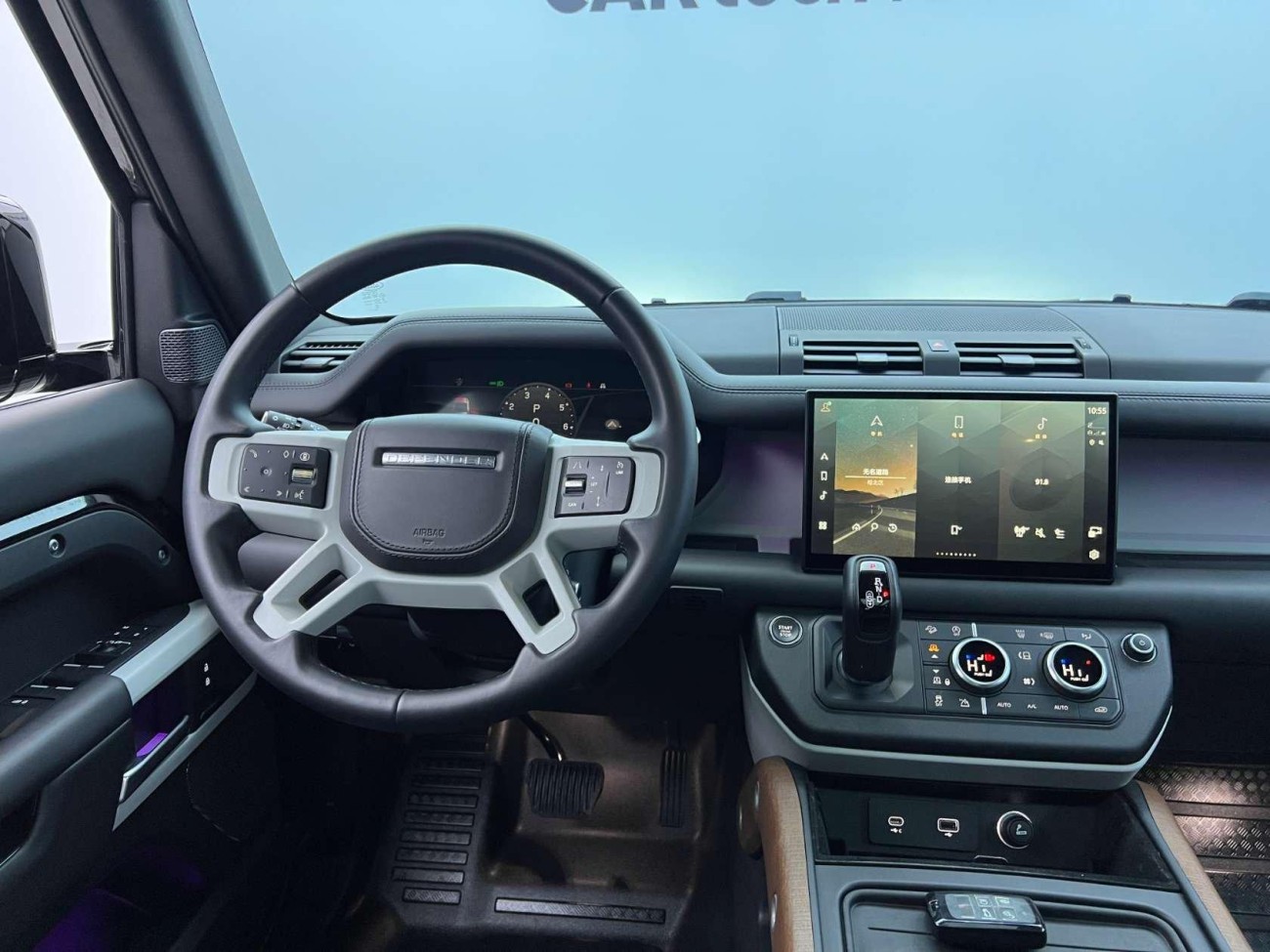 Land Rover Defender 2024