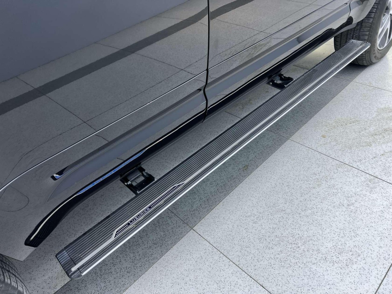 Land Rover Defender 2024