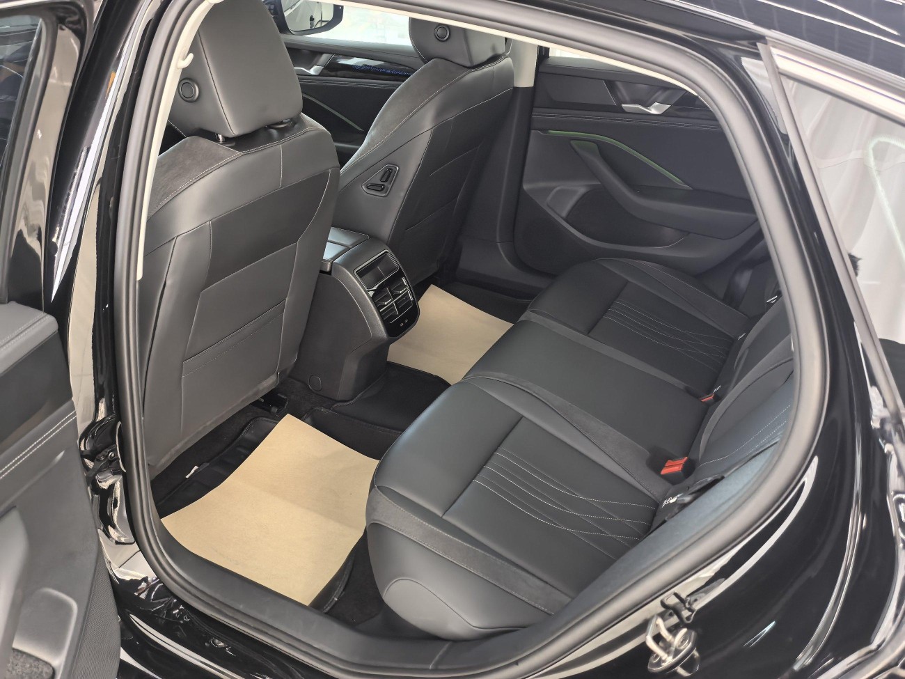 Volkswagen Magotan 2025