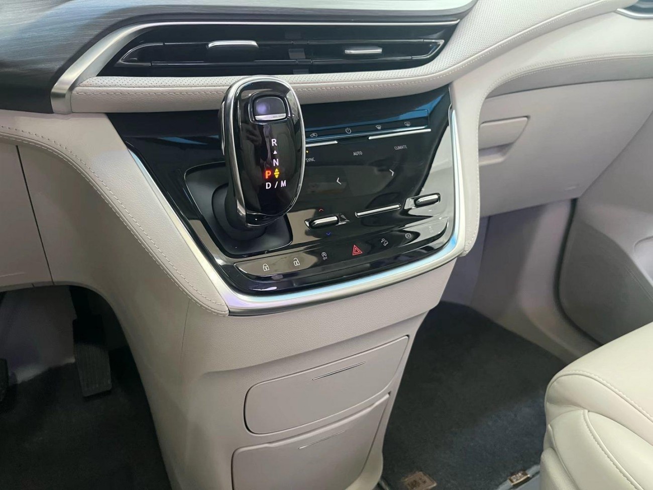 Buick GL8 2024