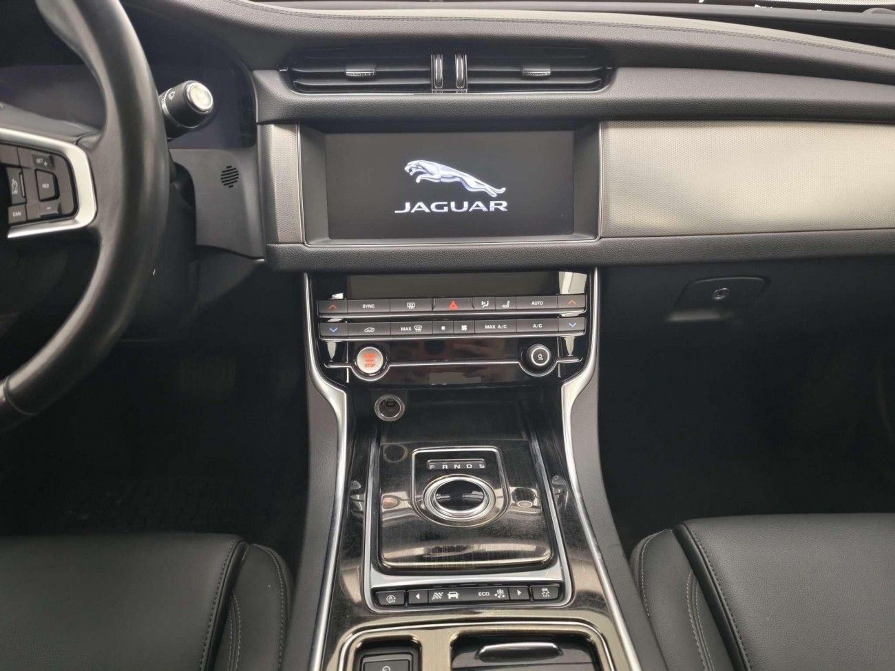 Jaguar XFL 2020