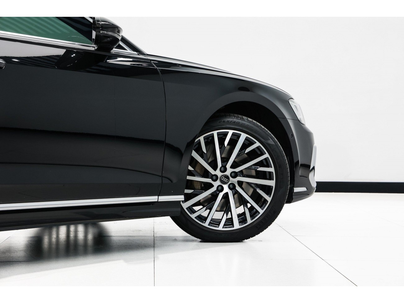 Audi A8L 55 TFSI 2024