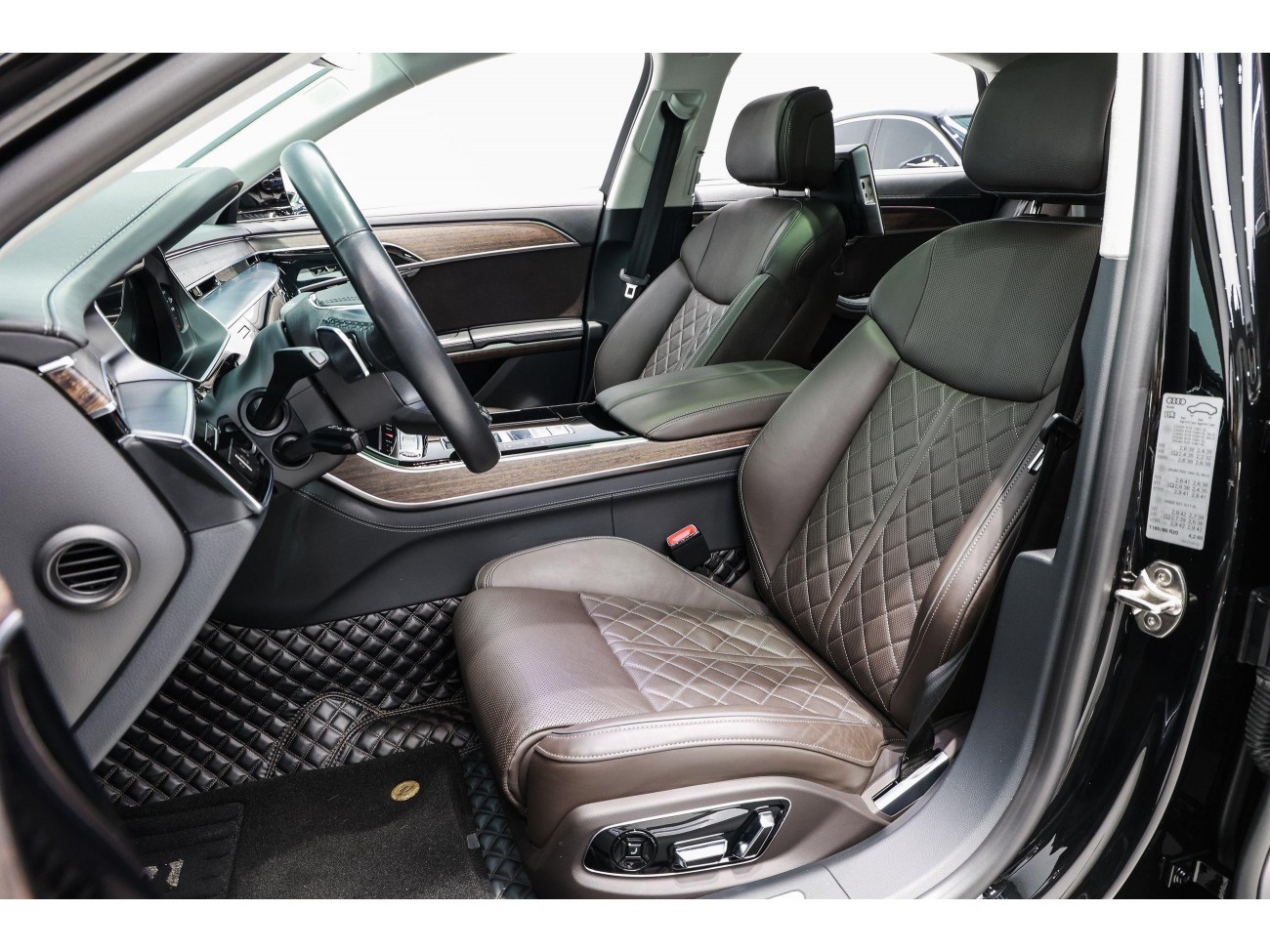 Audi A8L 55 TFSI 2024