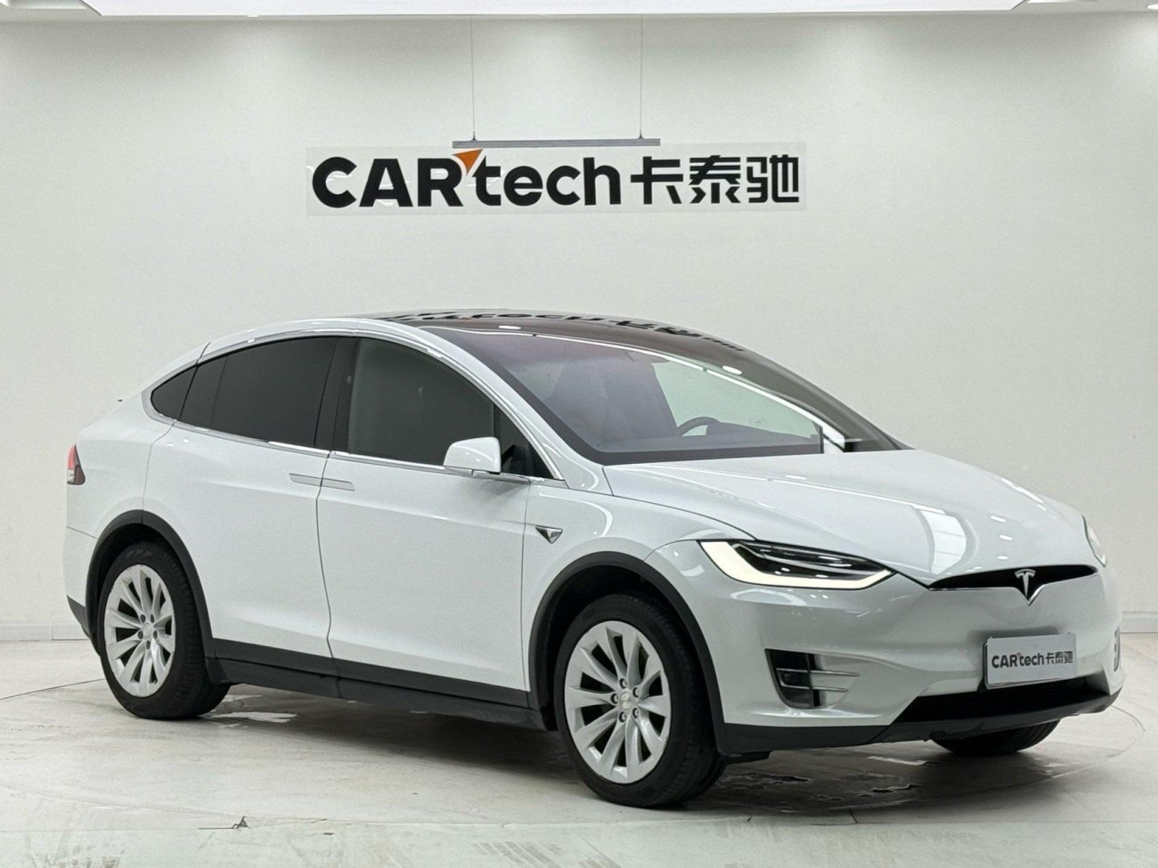 Tesla Model X 2020