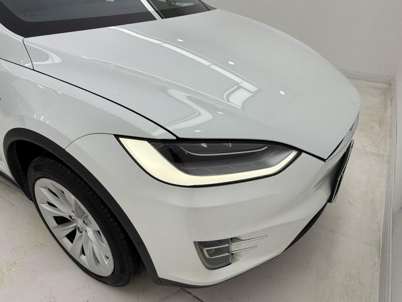 Tesla Model X 2020