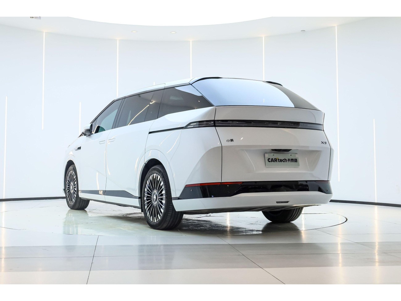 Xpeng X9 2025