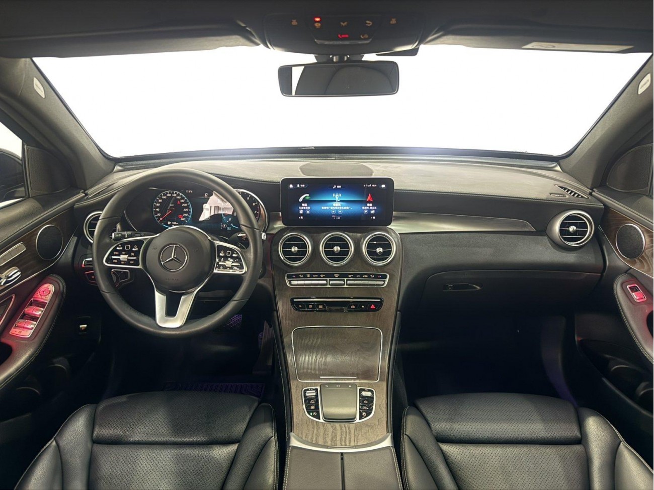 Mercedes-Benz GLC 260 L 2021
