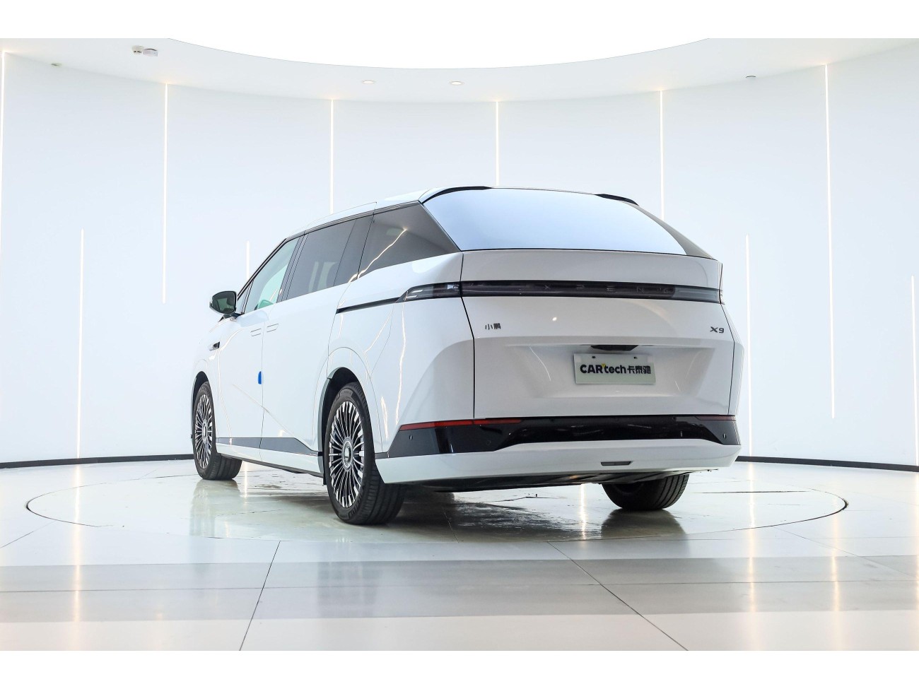 Xpeng X9 2025