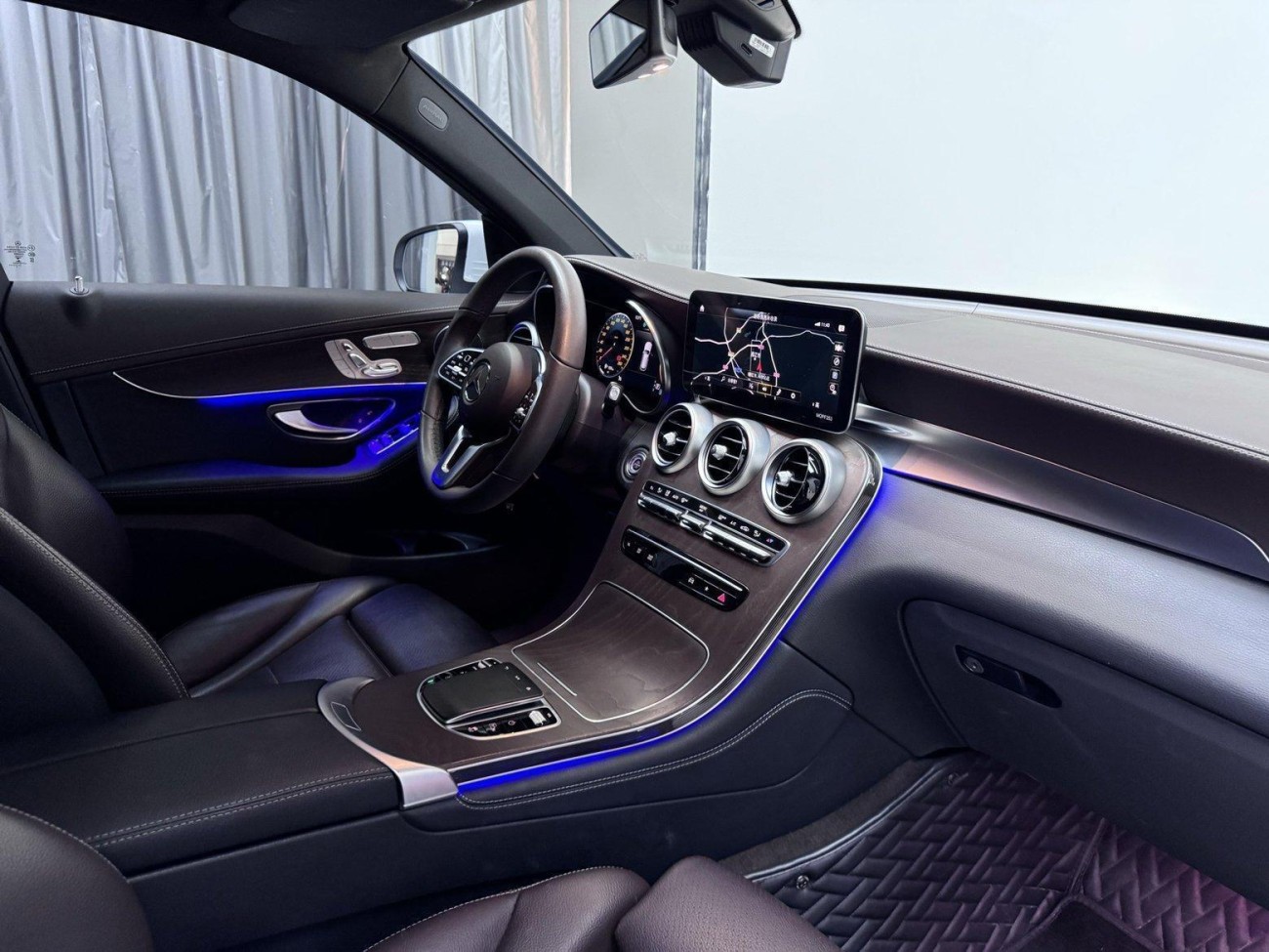 Mercedes-Benz GLC 260 L 2021