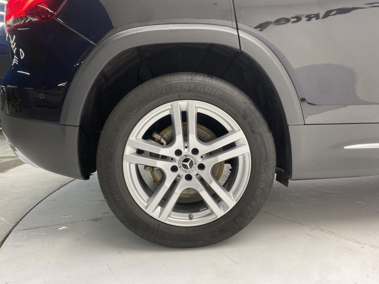 Mercedes-Benz GLB 2023