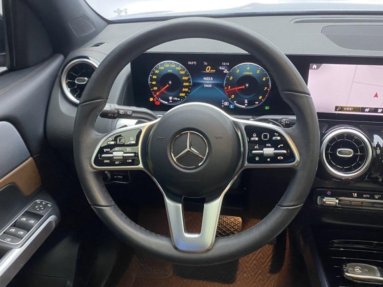 Mercedes-Benz GLB 2023