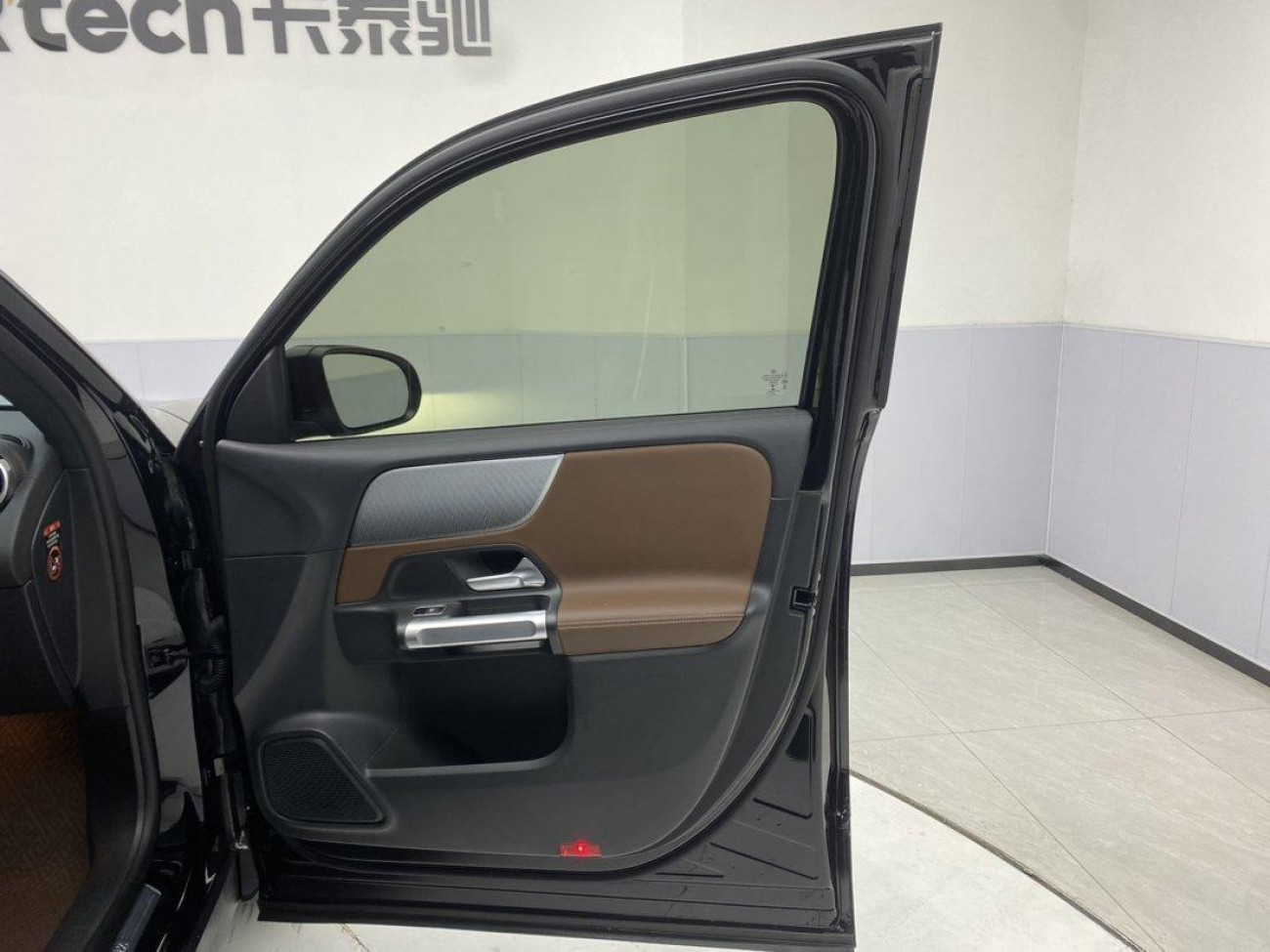 Mercedes-Benz GLB 2023