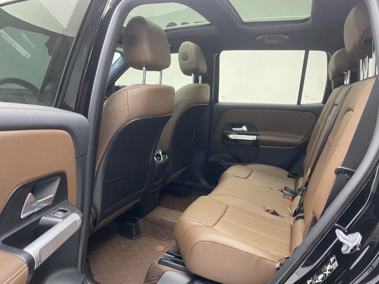 Mercedes-Benz GLB 2023