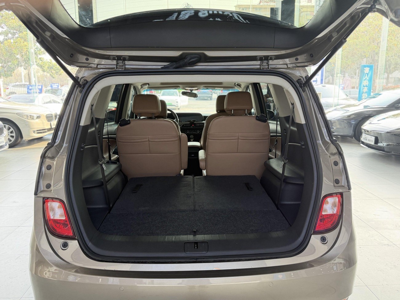Buick GL6 2023
