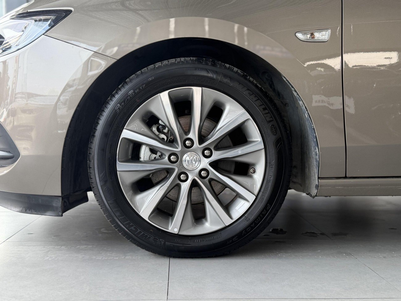 Buick GL6 2023