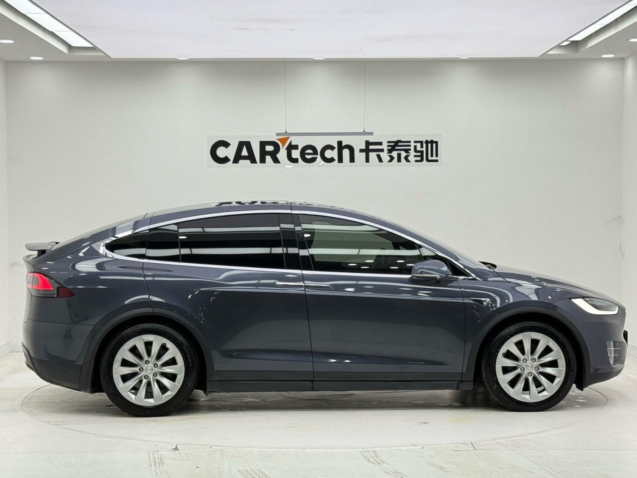Tesla Model X 2020