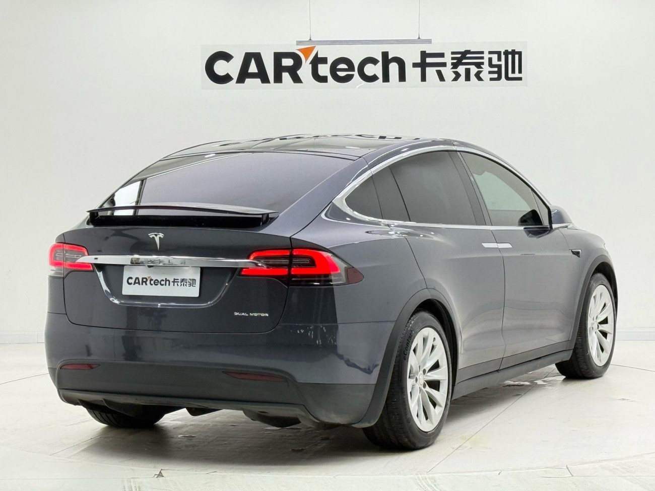 Tesla Model X 2020