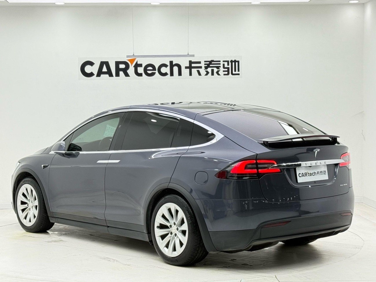 Tesla Model X 2020