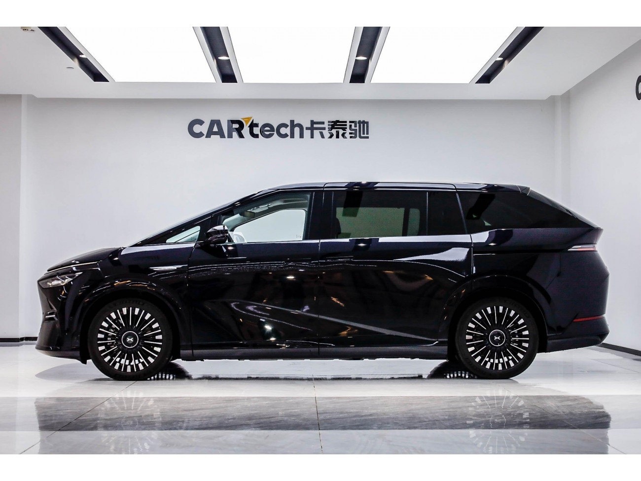 Xpeng X9 2025