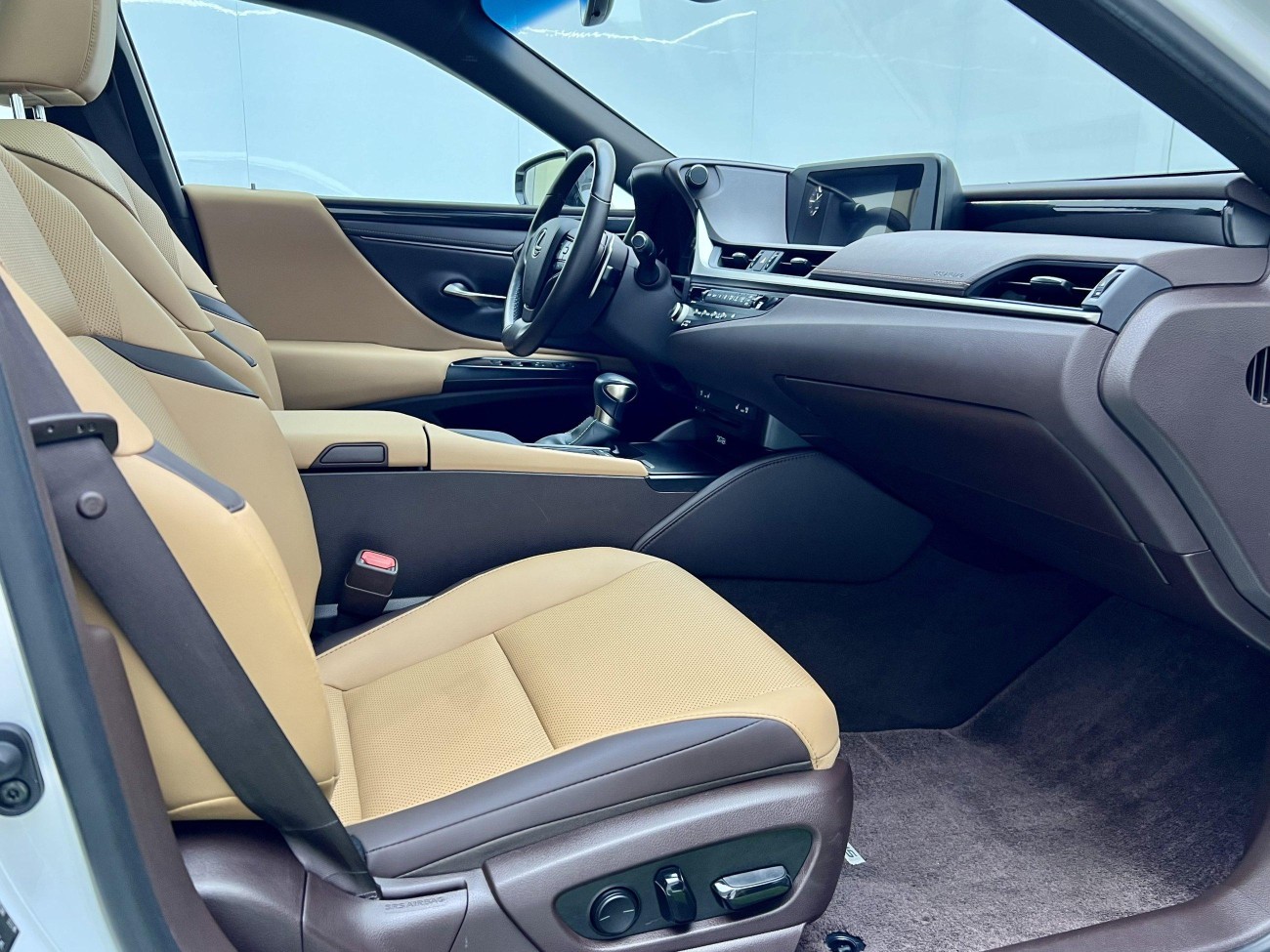 Lexus ES 300h 2021