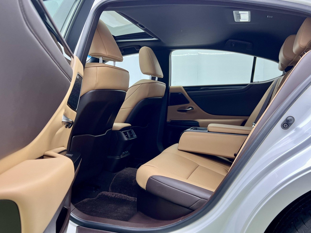 Lexus ES 300h 2021