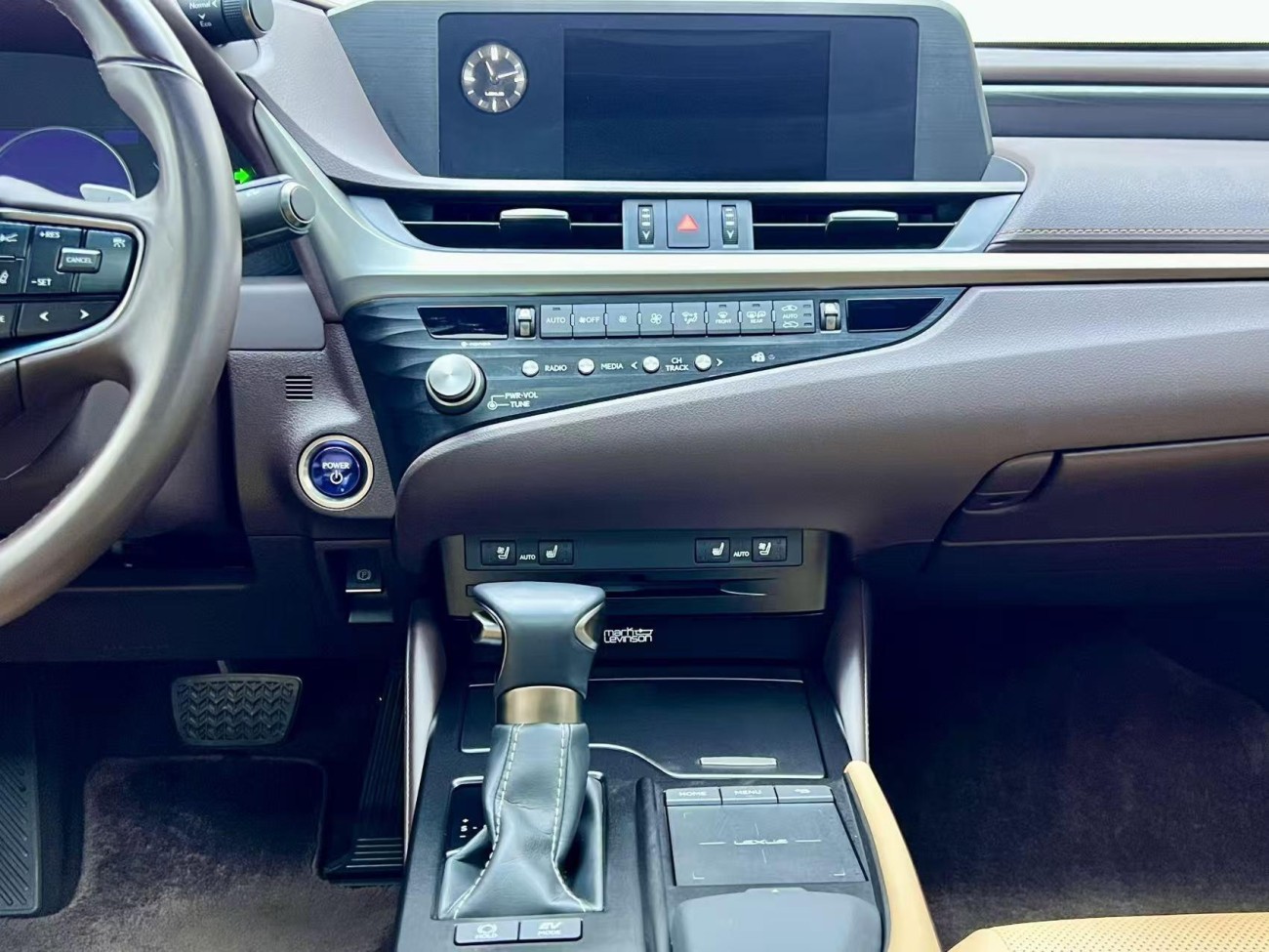 Lexus ES 300h 2021