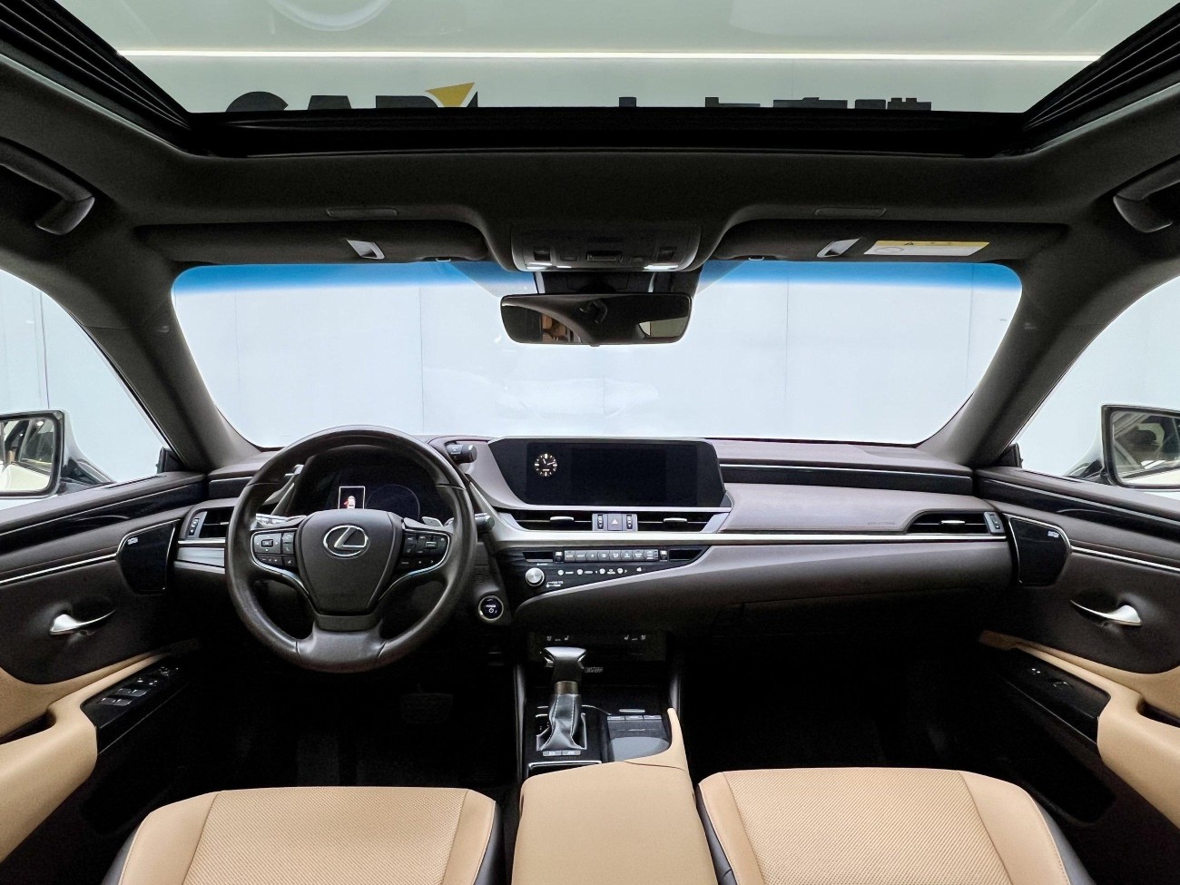 Lexus ES 300h 2021