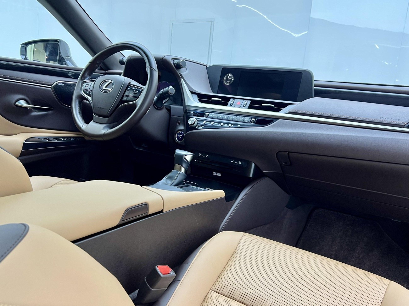 Lexus ES 300h 2021