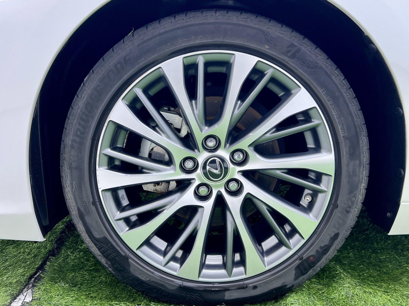 Lexus ES 300h 2021