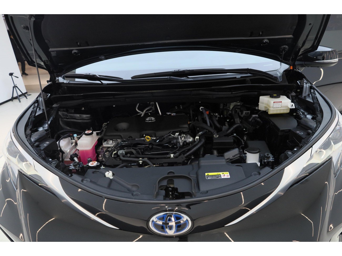 Toyota Granvia 2024