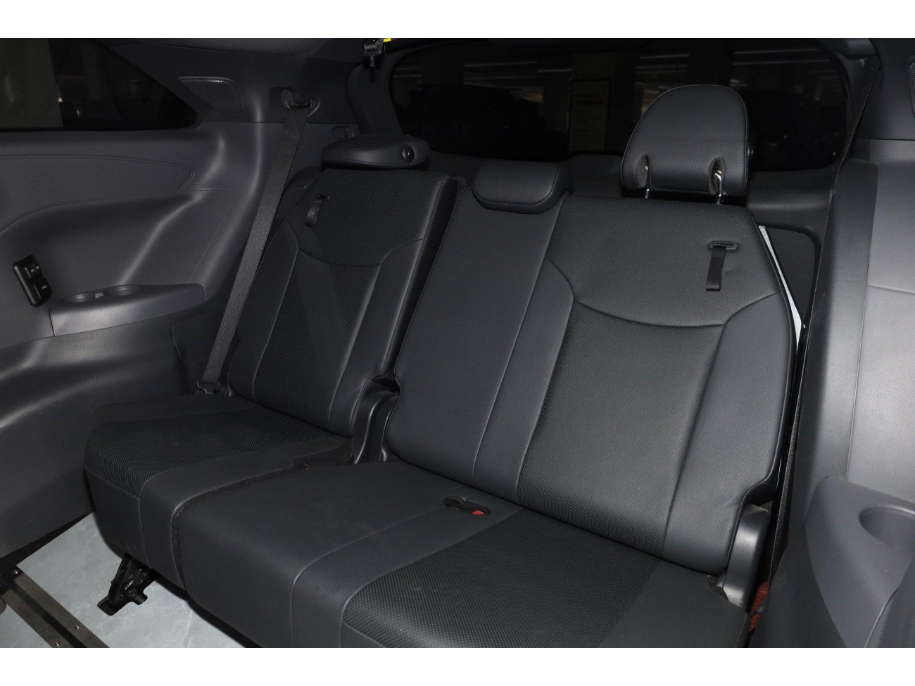 Toyota Granvia 2024