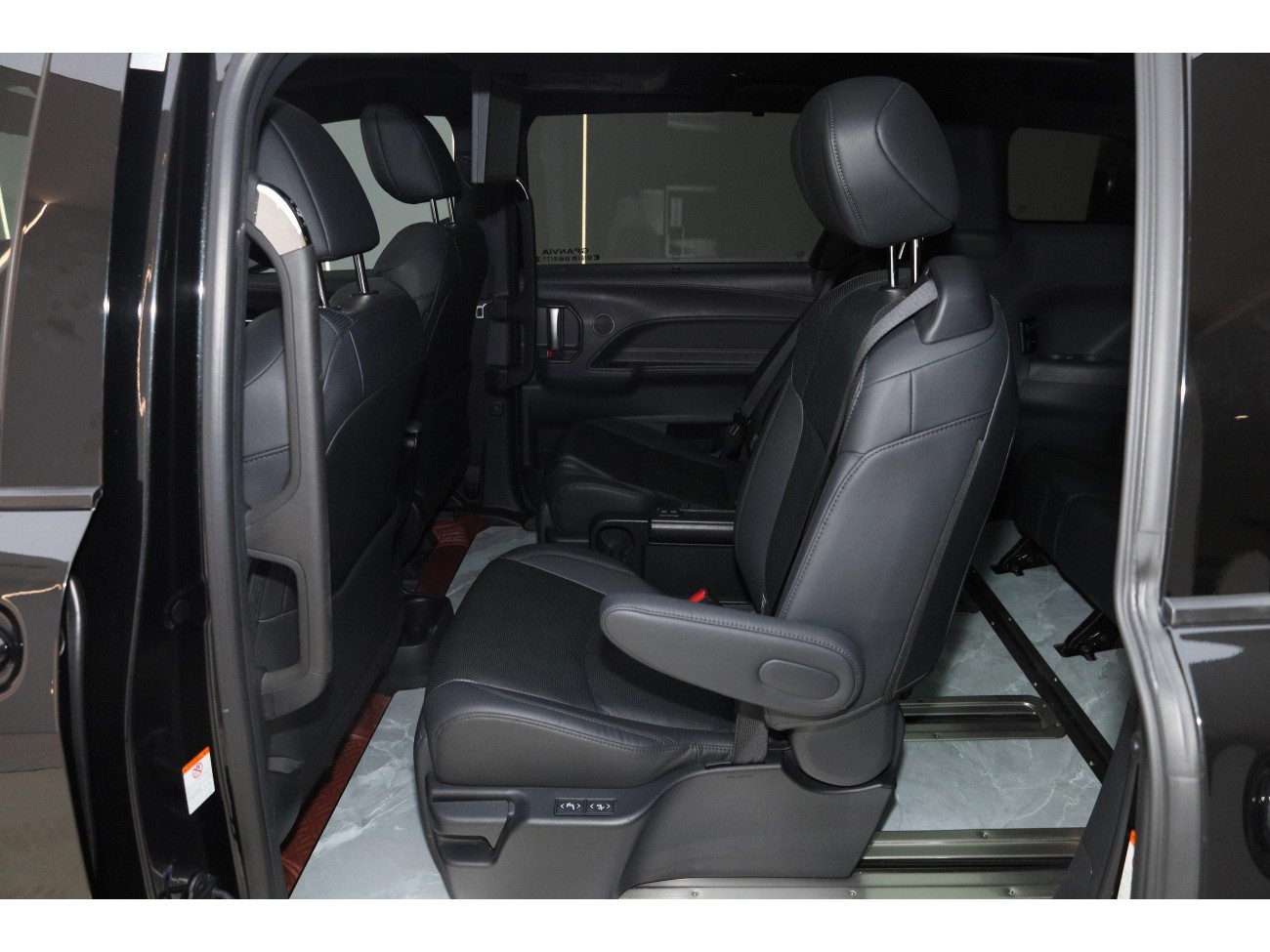 Toyota Granvia 2024