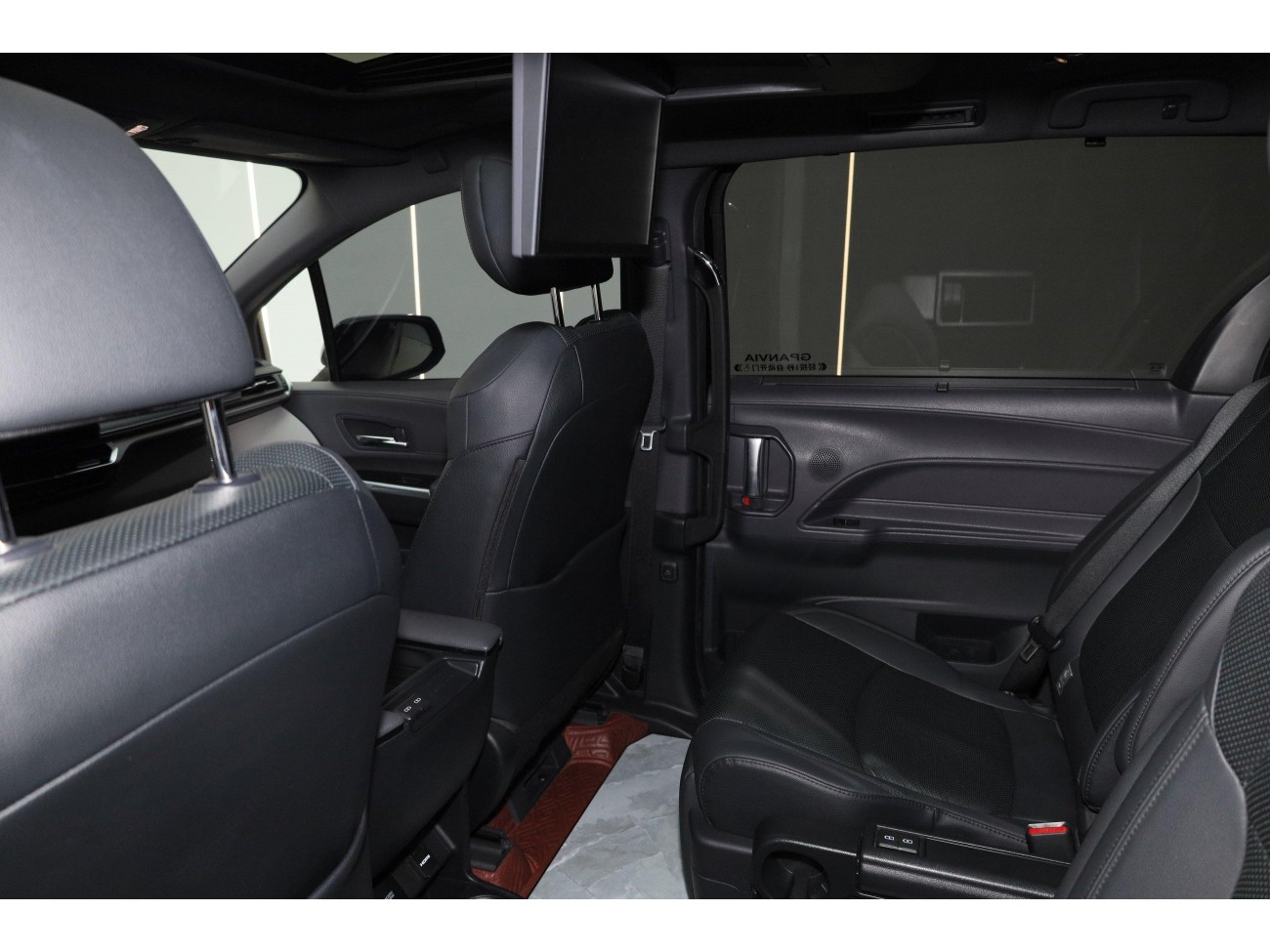 Toyota Granvia 2024