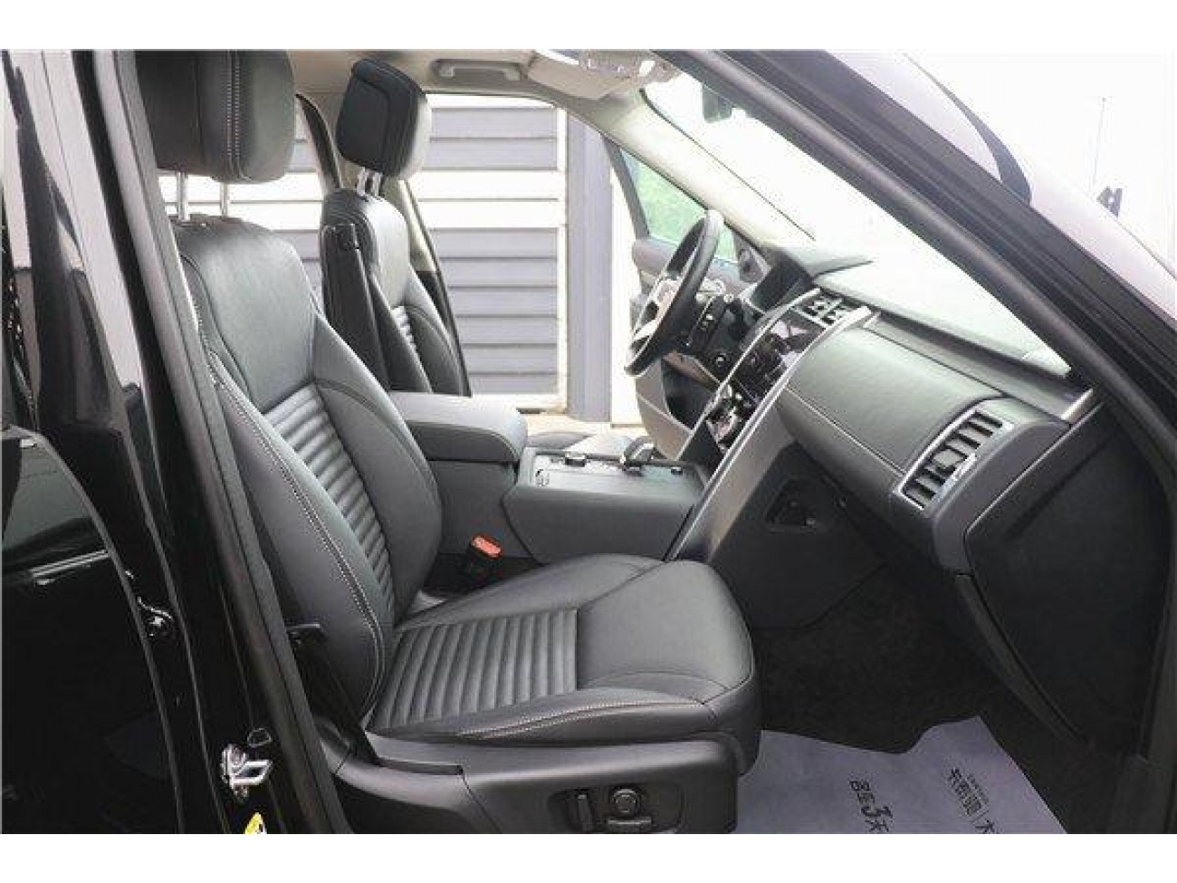 Land Rover Discovery 2022