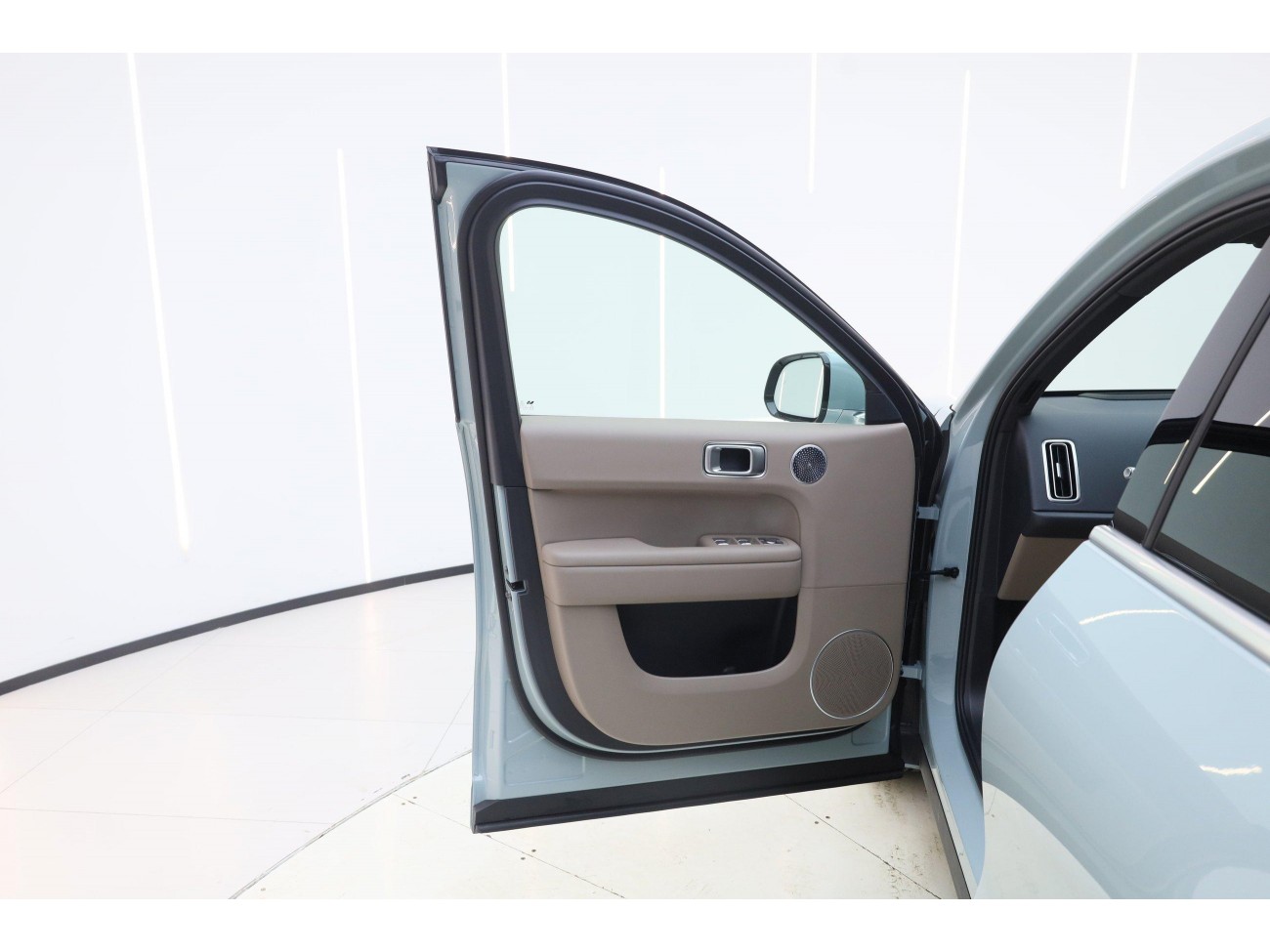 Li Auto L6 2025