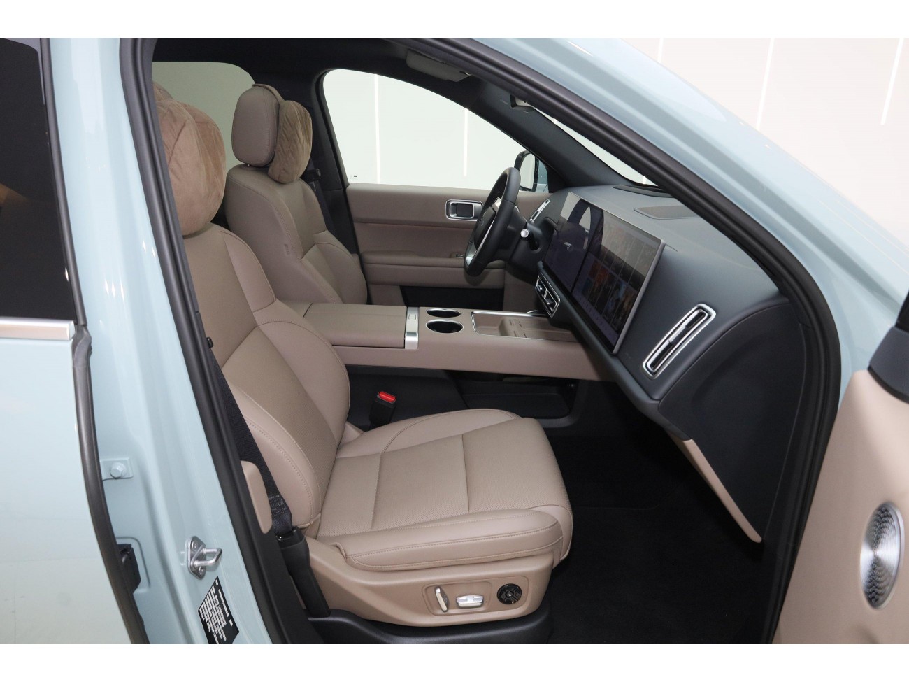 Li Auto L6 2025