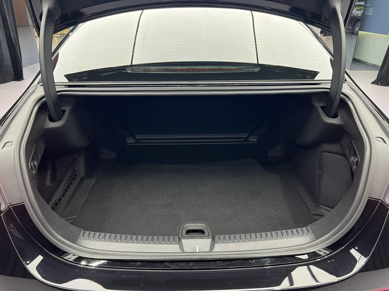 Mercedes-Benz E 260 L 2025