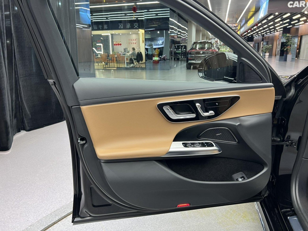 Mercedes-Benz E 260 L 2025
