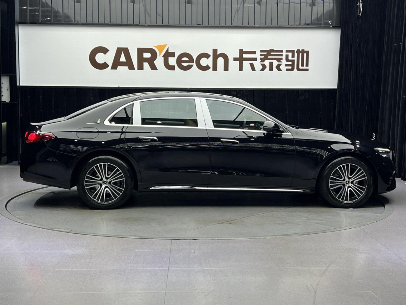 Mercedes-Benz E 260 L 2025