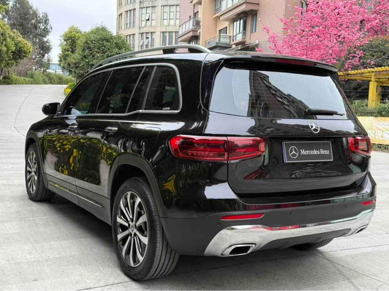 Mercedes-Benz GLB 2025