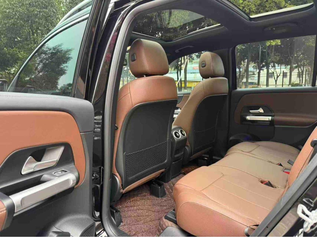 Mercedes-Benz GLB 2025