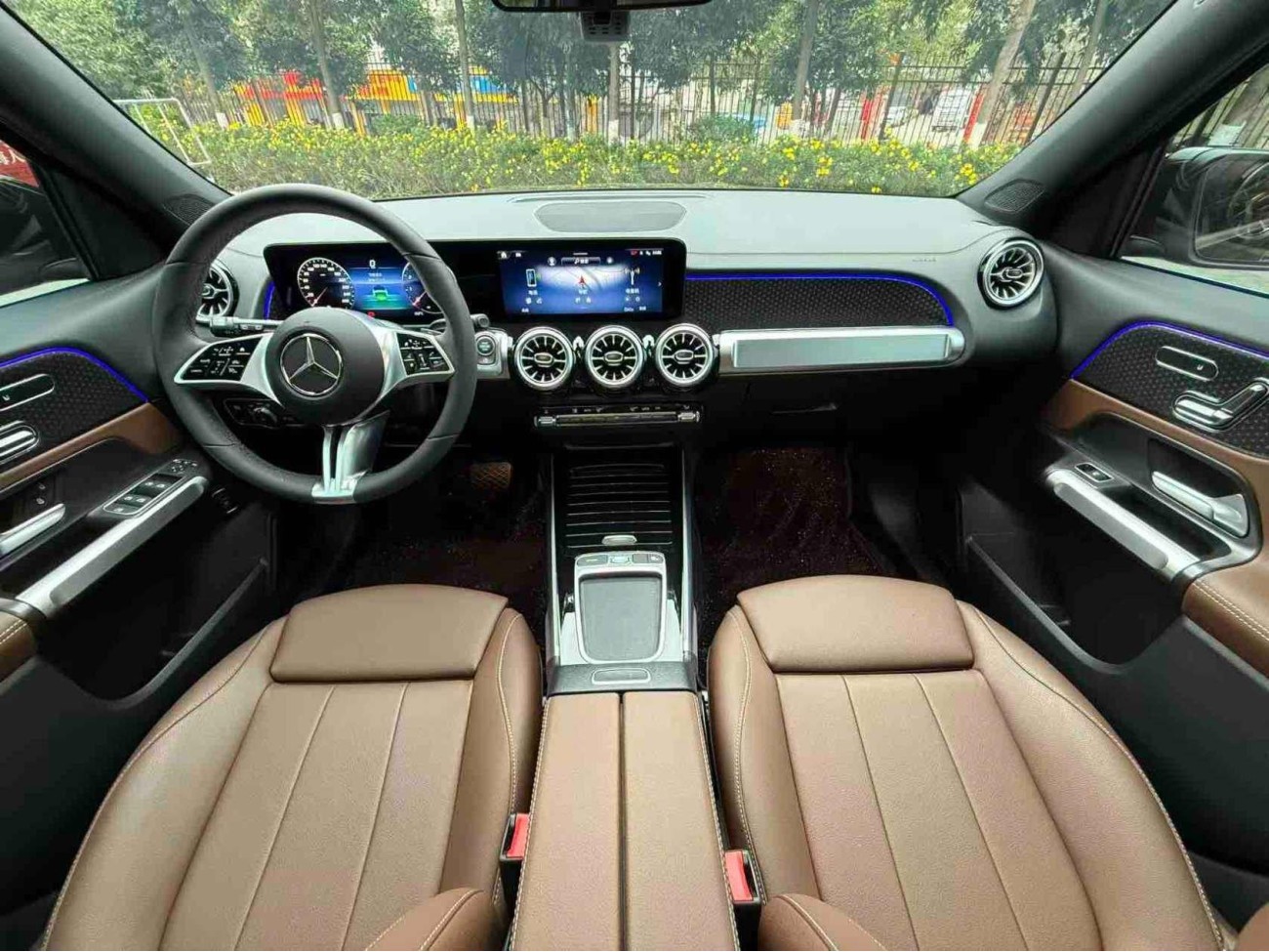 Mercedes-Benz GLB 2025