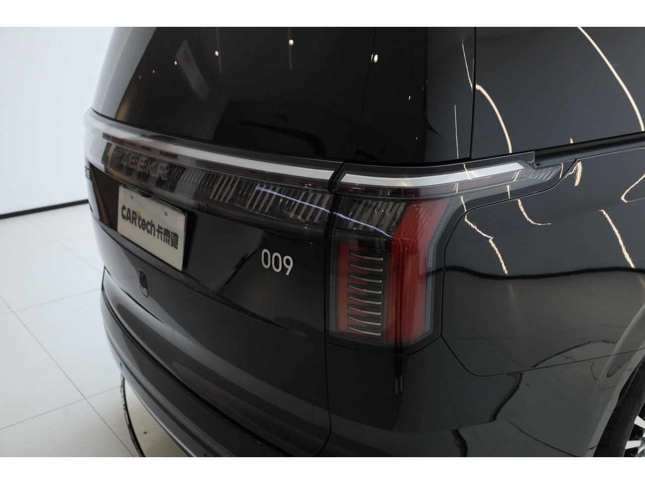 Zeekr 009 2023