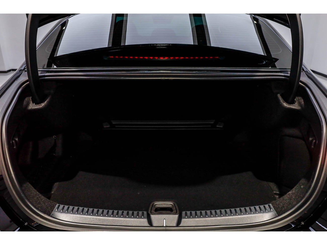 Mercedes-Benz E 300 L 2025