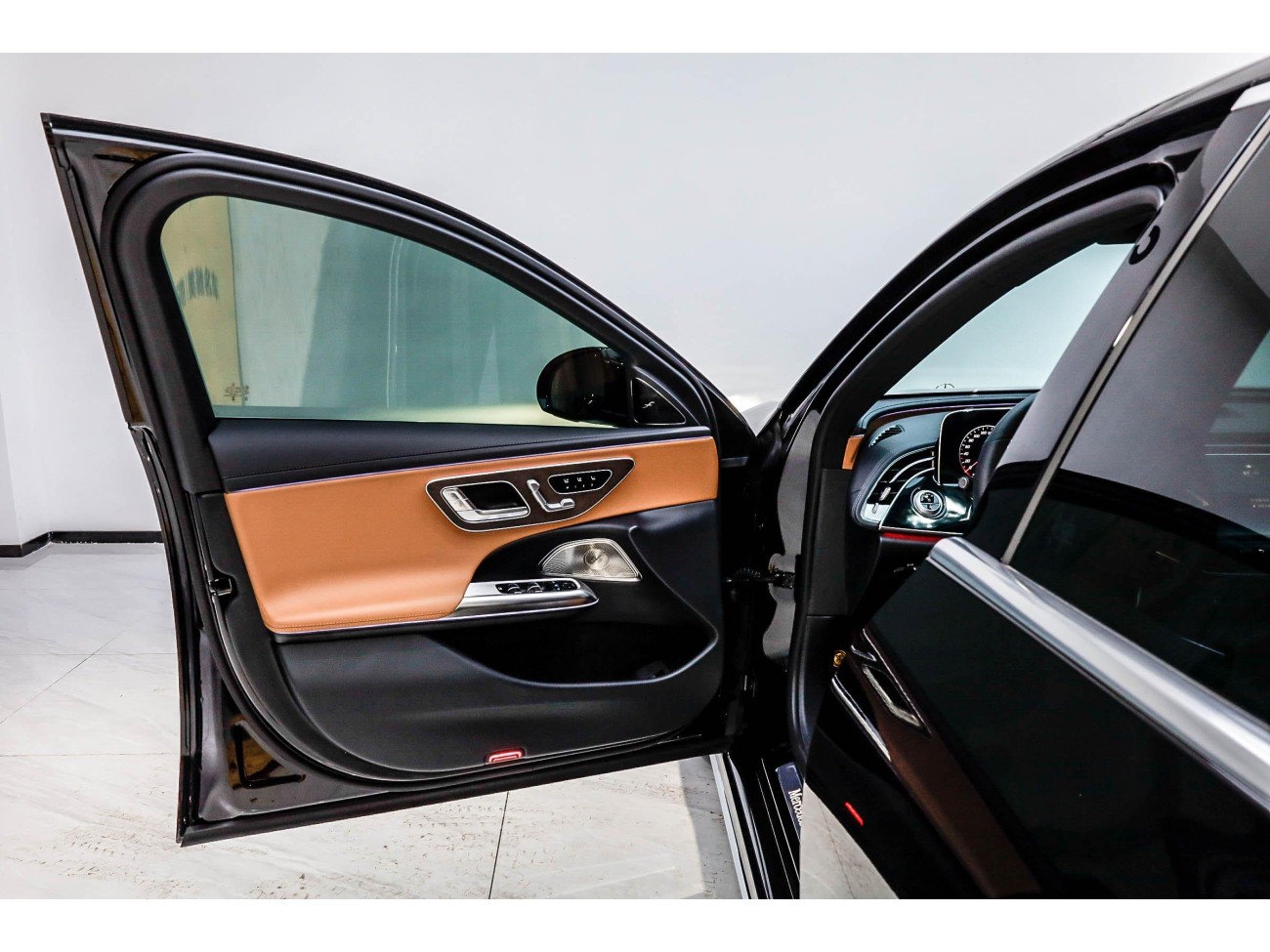 Mercedes-Benz E 300 L 2025